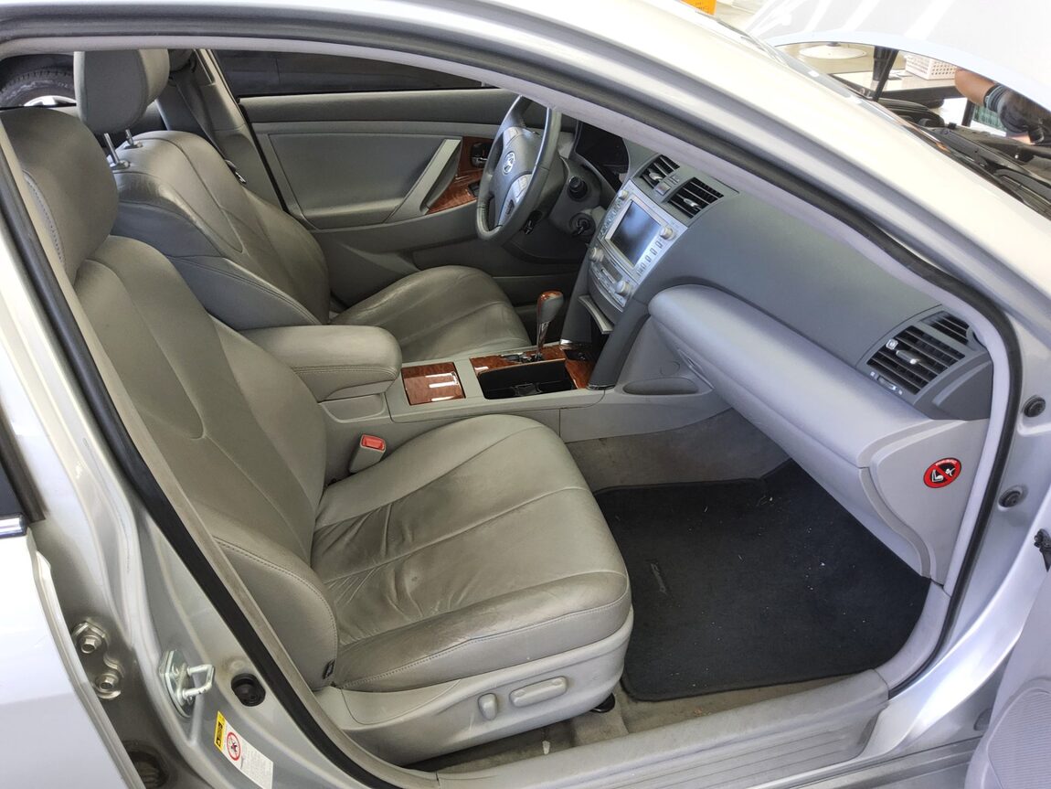 TOYOTA CAMRY (8TH GEN) 2.5 XLE 2011 - zdjęcie 14