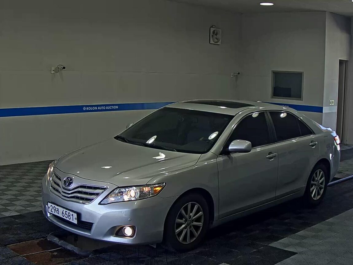 TOYOTA CAMRY (8TH GEN) 2.5 XLE 2011 - zdjęcie 2