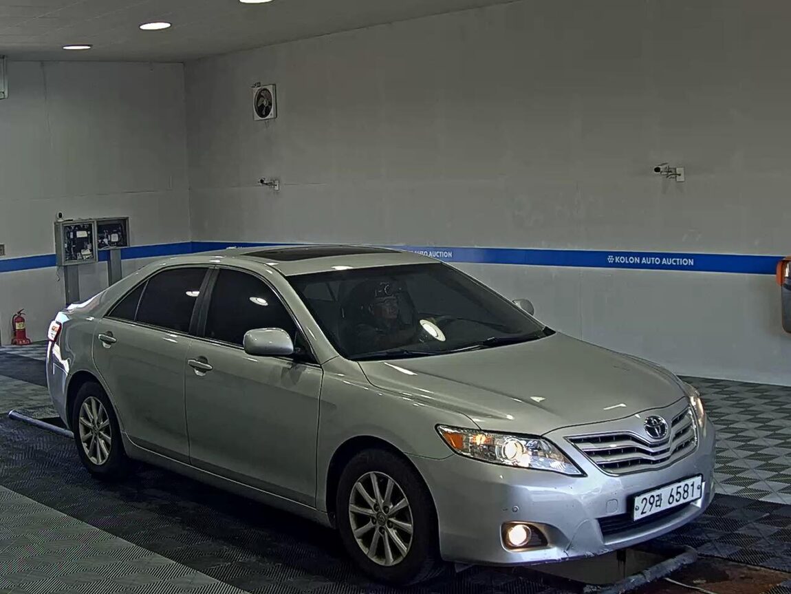 TOYOTA CAMRY (8TH GEN) 2.5 XLE 2011 - zdjęcie 3