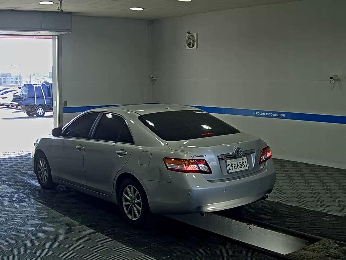 TOYOTA CAMRY (8TH GEN) 2.5 XLE 2011 - zdjęcie 6