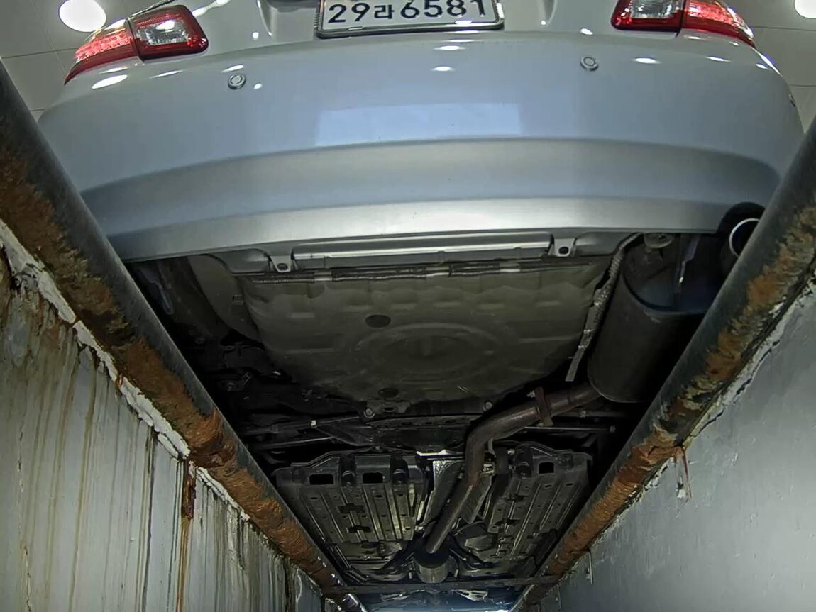 TOYOTA CAMRY (8TH GEN) 2.5 XLE 2011 - zdjęcie 8
