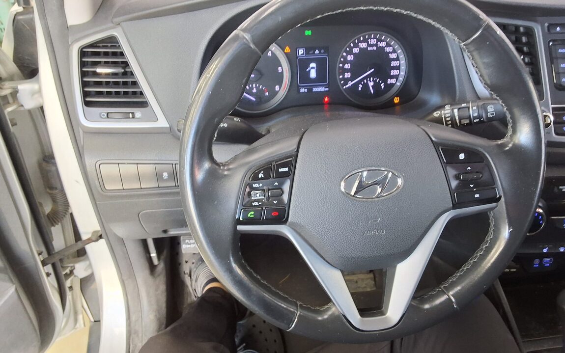 HYUNDAI ALL NEW TUCSON DIESEL R2.0 2WD SMART 2018 - zdjęcie 17