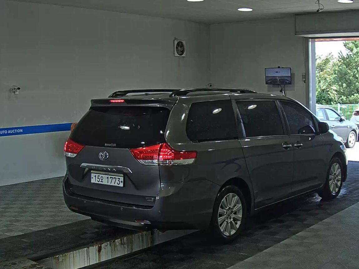 TOYOTA SIENNA (3RD GEN) 3.5 AWD 2014 - zdjęcie 5