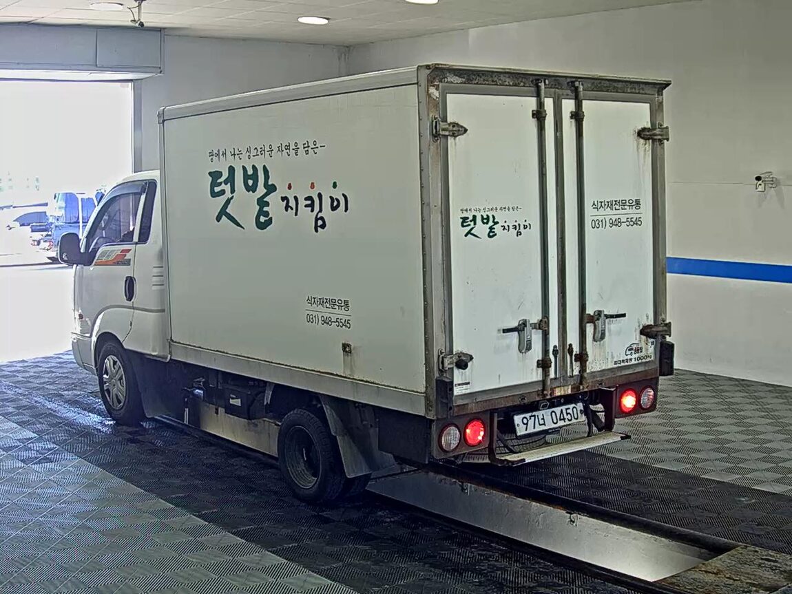 KIA BONGO III CARGO FREEZER BOX TRUCK 1 TON KING CAB 2019 - zdjęcie 6