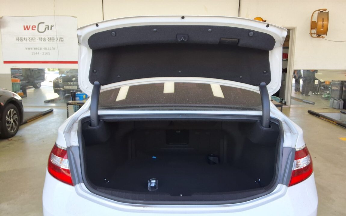 HYUNDAI GRANDEUR HG HG 300 PREMIUM 2016 - zdjęcie 15