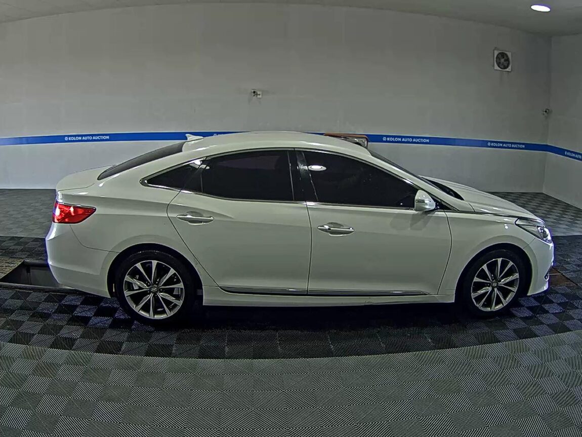 HYUNDAI GRANDEUR HG HG 300 PREMIUM 2016 - zdjęcie 4