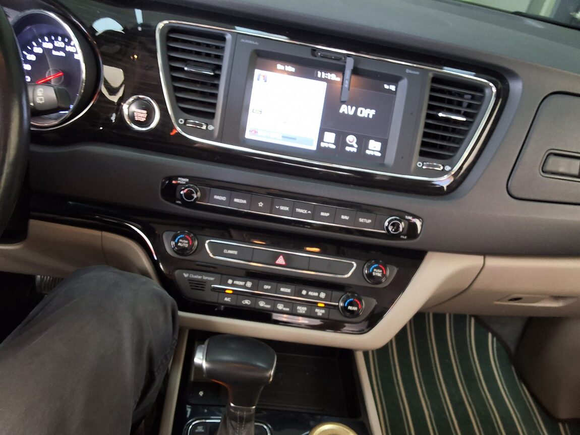 KIA THE NEW CARNIVAL 9-SEATER DIESEL NOBLESSE SPECIAL 2019 - zdjęcie 23
