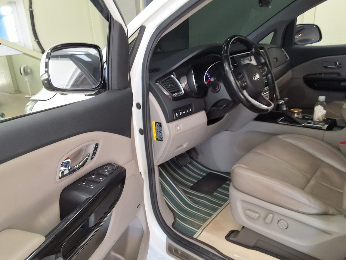 KIA THE NEW CARNIVAL 9-SEATER DIESEL NOBLESSE SPECIAL 2019 - zdjęcie 11