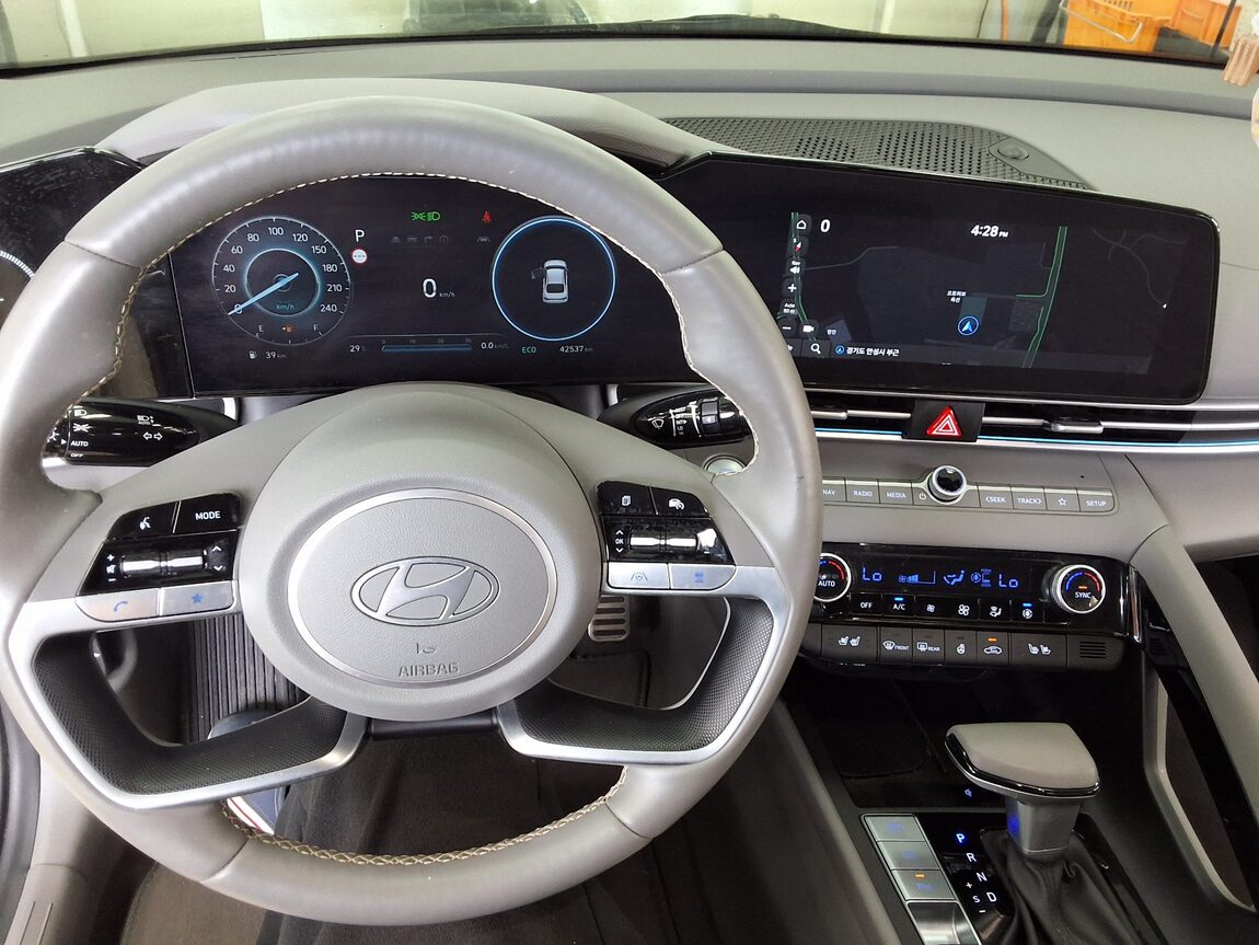 HYUNDAI THE NEW AVANTE (CN7) GASOLINE 1.6 INSPIRATION 2024 - zdjęcie 18