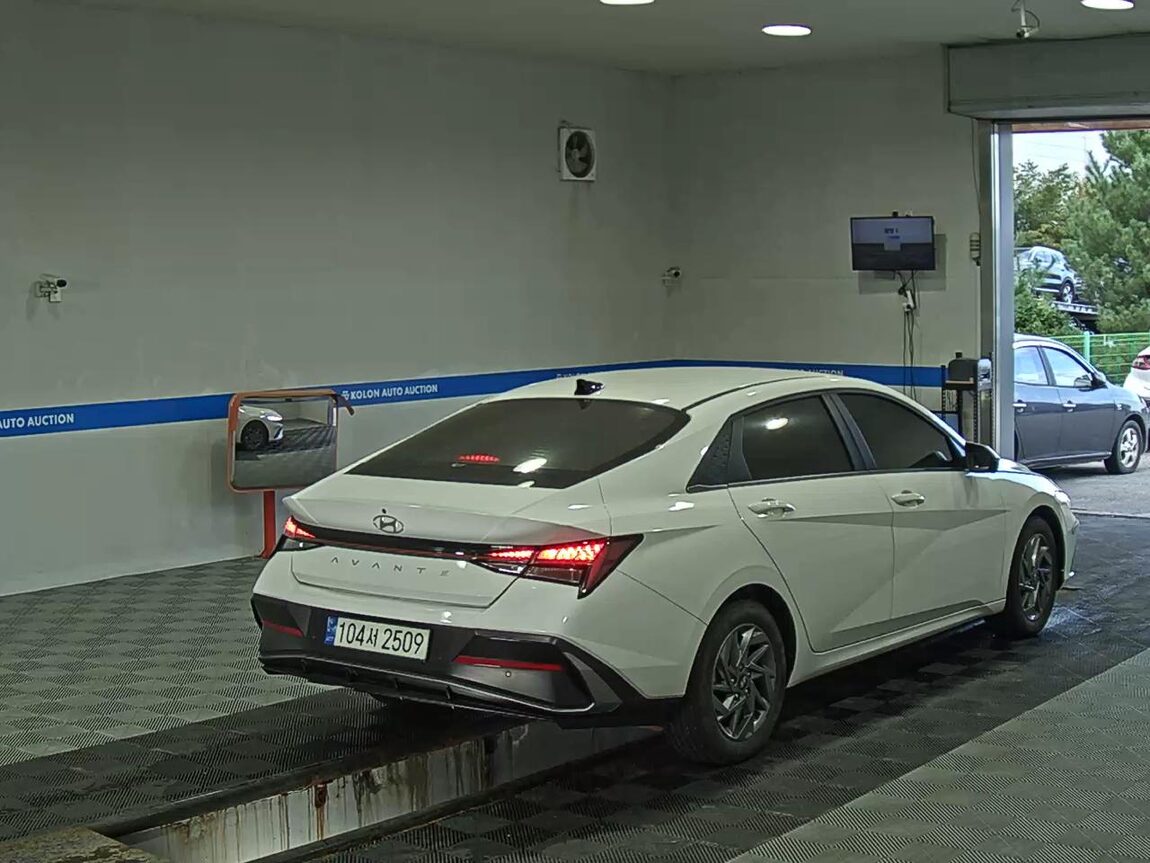 HYUNDAI THE NEW AVANTE (CN7) GASOLINE 1.6 INSPIRATION 2024 - zdjęcie 5