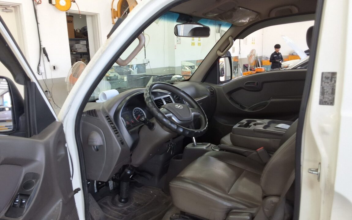HYUNDAI PORTER II CRDi DOUBLE CAB EXTRA LONG WHEELBASE SUPER 2017 - zdjęcie 10