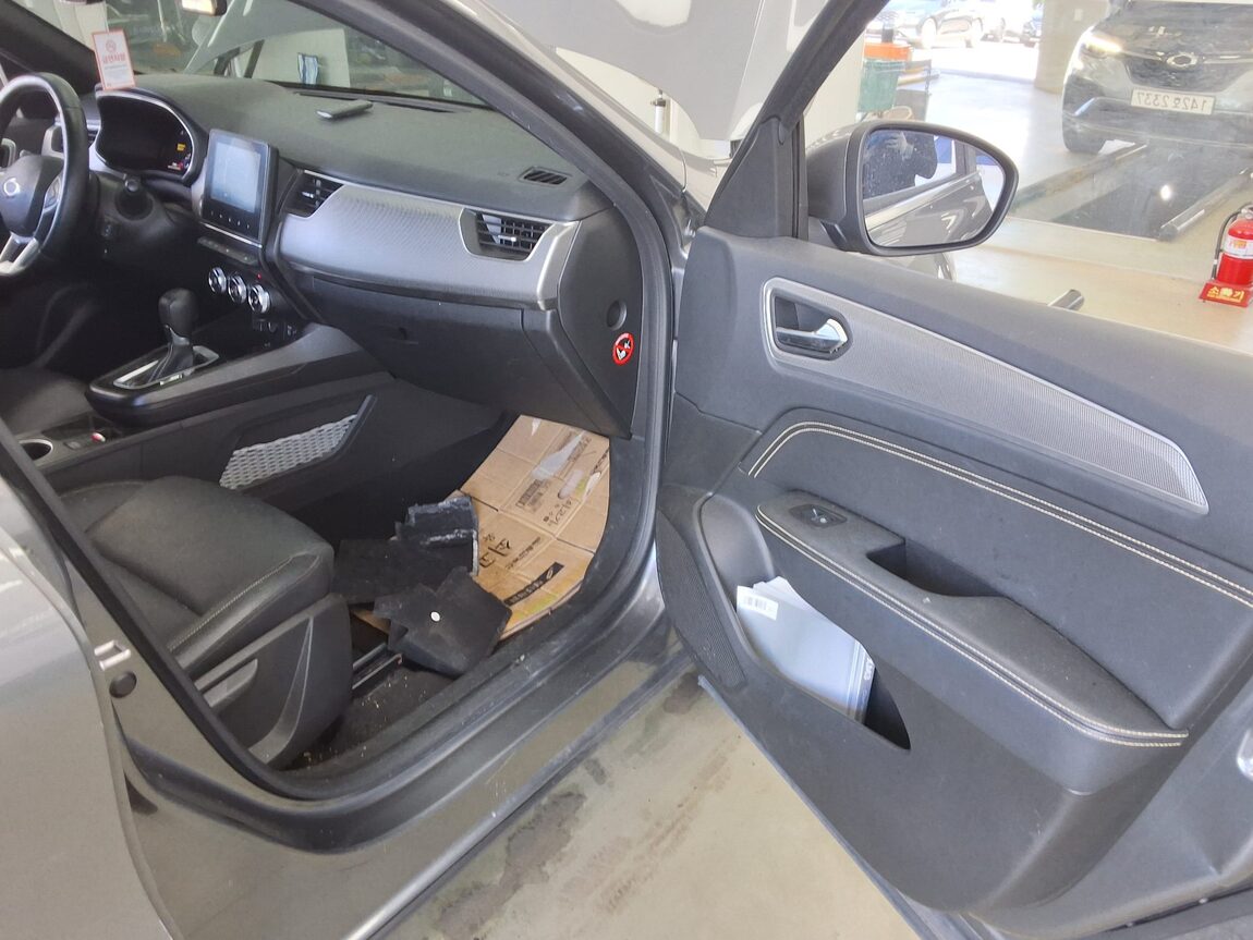 RENAULT (SAMSUNG) XM3 1.6 GTe RE 2024 - zdjęcie 14