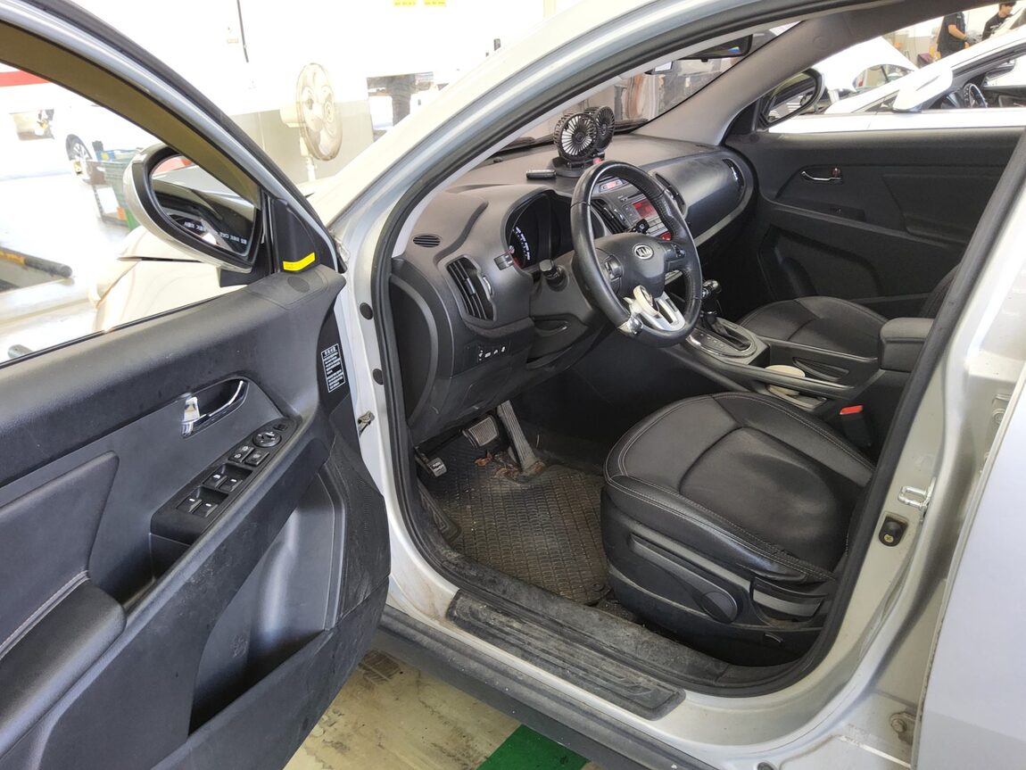 KIA SPORTAGE R DIESEL R2.0 4WD TLX LUXURY MODEL 2011 - zdjęcie 10