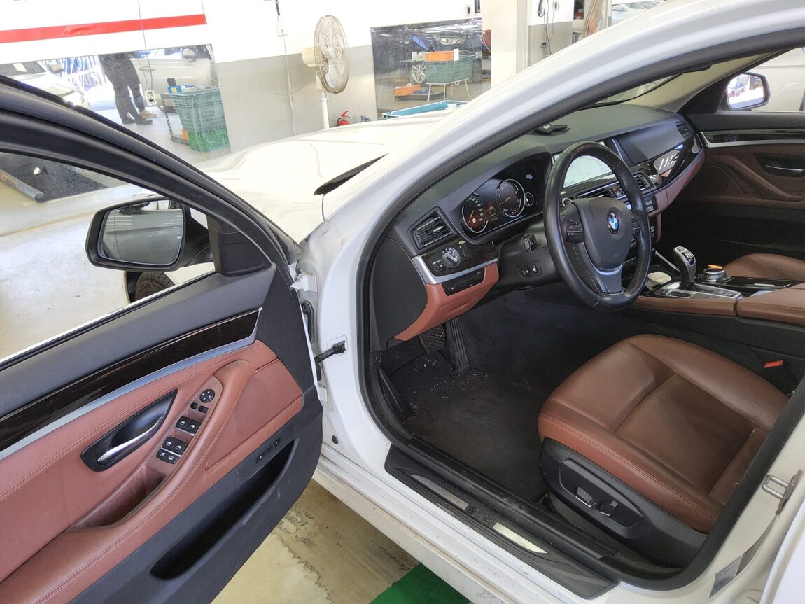 BMW 5 SERIES (6TH GEN) 528i 2014 - zdjęcie 10
