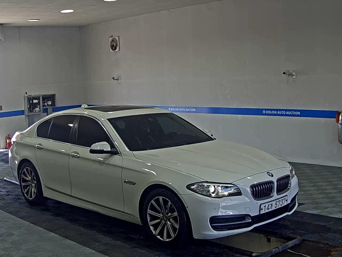 BMW 5 SERIES (6TH GEN) 528i 2014 - zdjęcie 3