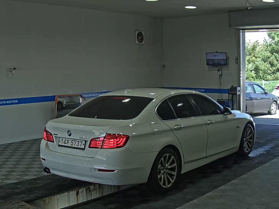 BMW 5 SERIES (6TH GEN) 528i 2014 - zdjęcie 5