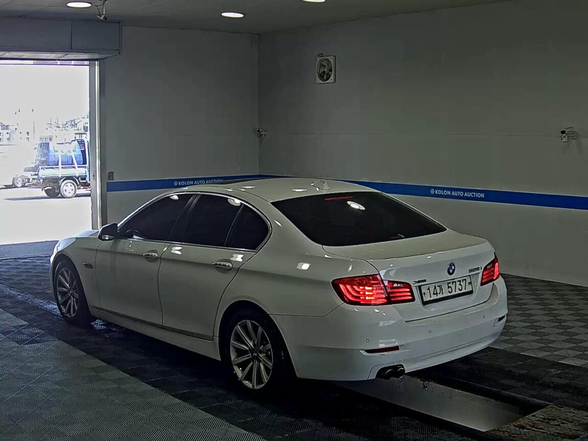 BMW 5 SERIES (6TH GEN) 528i 2014 - zdjęcie 6