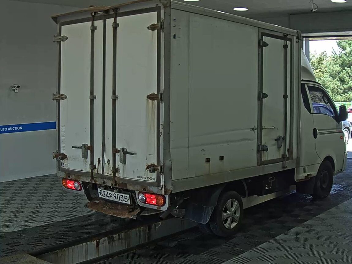 HYUNDAI PORTER II HIGH-ROOF BUILT-IN BOX TRUCK SUPER CAB 2015 - zdjęcie 5