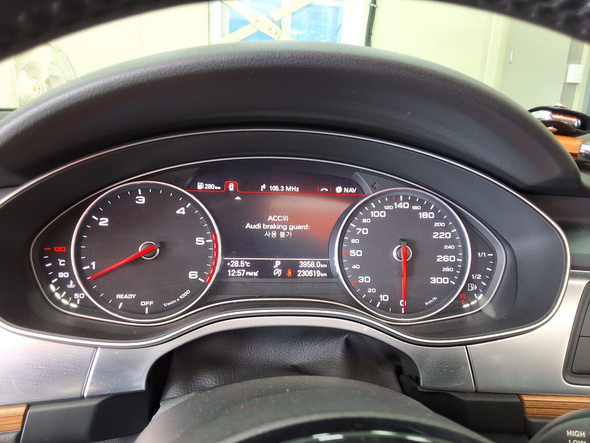 AUDI A6 (4TH GEN) 50 TDI QUATTRO PREMIUM 2016 - zdjęcie 26