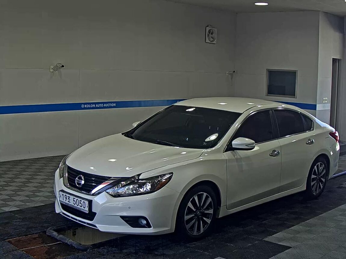 NISSAN ALTIMA (2ND GEN) 2017 - zdjęcie 2