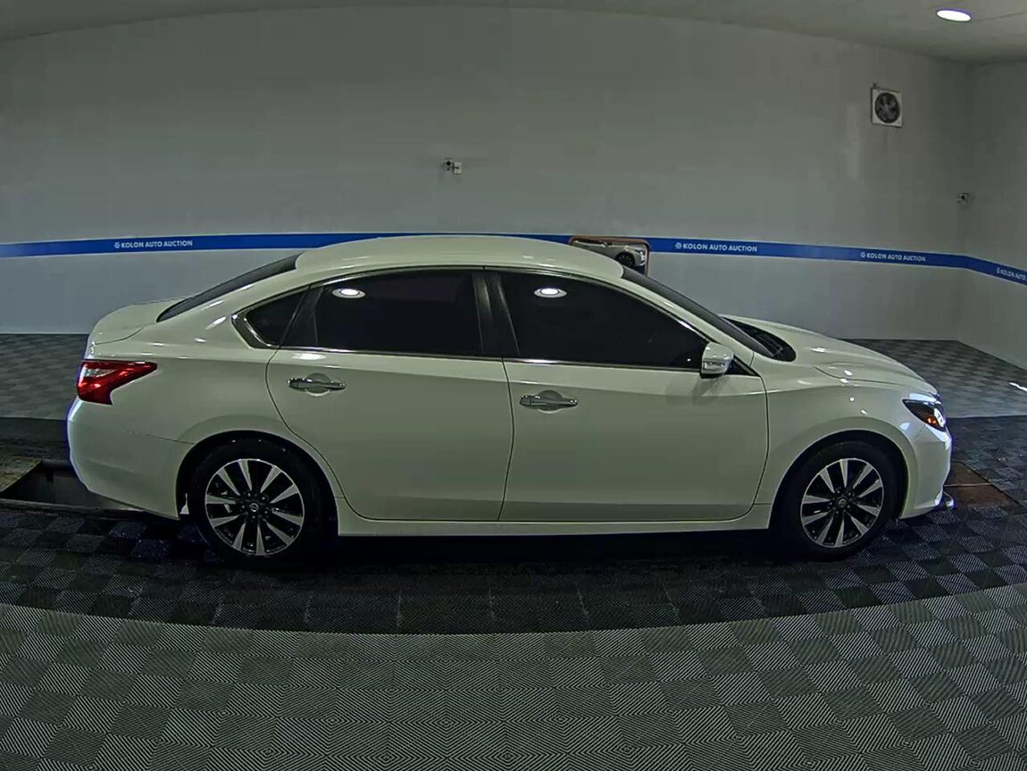 NISSAN ALTIMA (2ND GEN) 2017 - zdjęcie 4