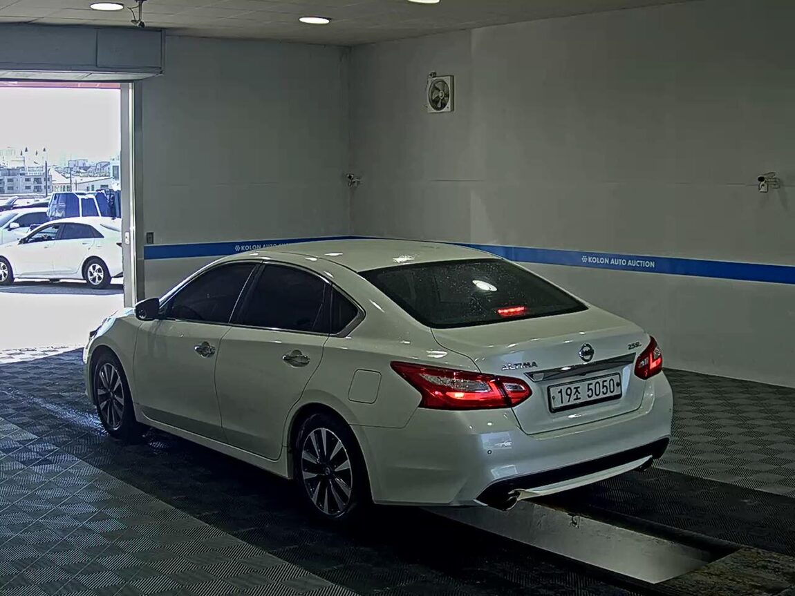NISSAN ALTIMA (2ND GEN) 2017 - zdjęcie 6