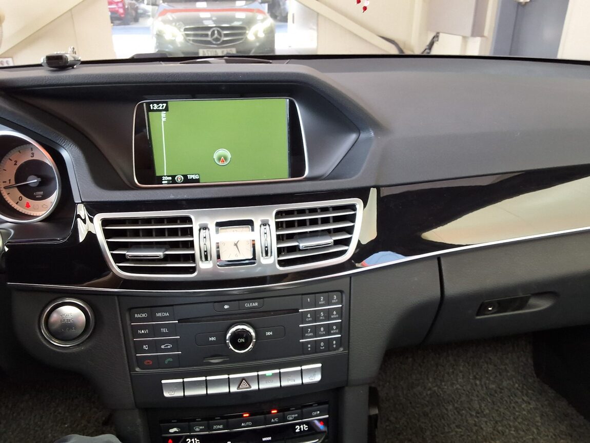MERCEDES-BENZ E-CLASS (4TH GEN) E250 CDI BLUETEC 4MATIC AVANTGARDE 2016 - zdjęcie 24