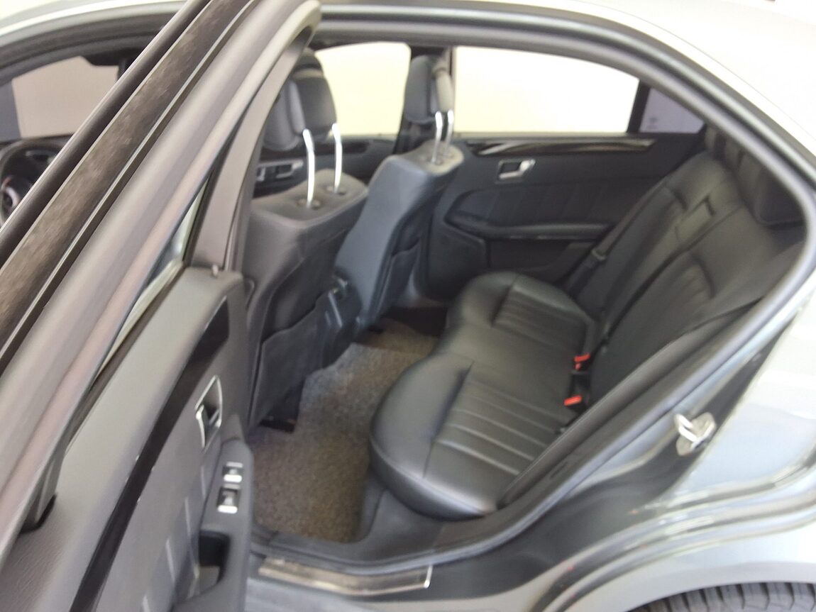 MERCEDES-BENZ E-CLASS (4TH GEN) E250 CDI BLUETEC 4MATIC AVANTGARDE 2016 - zdjęcie 13