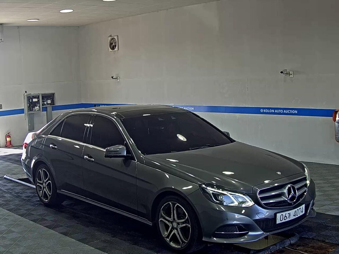 MERCEDES-BENZ E-CLASS (4TH GEN) E250 CDI BLUETEC 4MATIC AVANTGARDE 2016 - zdjęcie 3