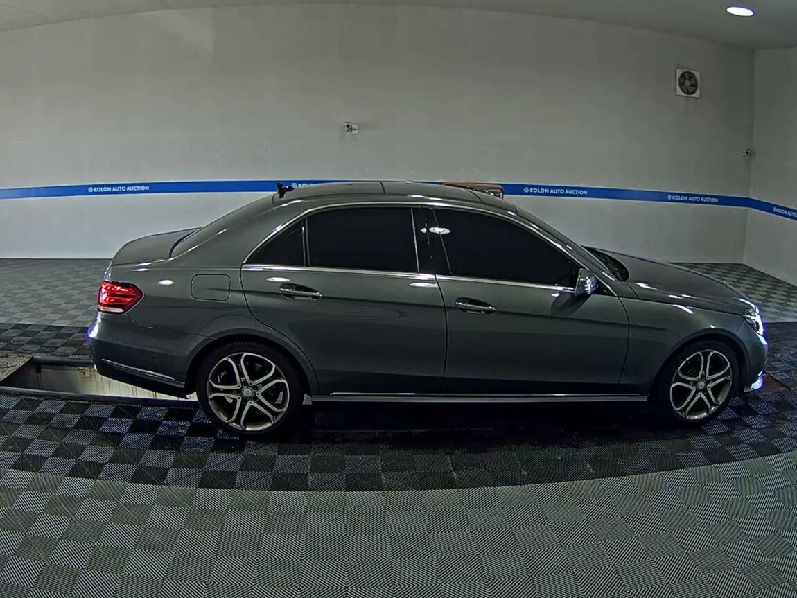 MERCEDES-BENZ E-CLASS (4TH GEN) E250 CDI BLUETEC 4MATIC AVANTGARDE 2016 - zdjęcie 4