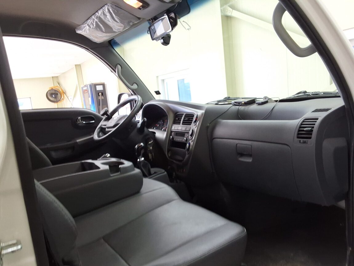KIA BONGO III CARGO WING BODY 1.2 TON 2018 - zdjęcie 12