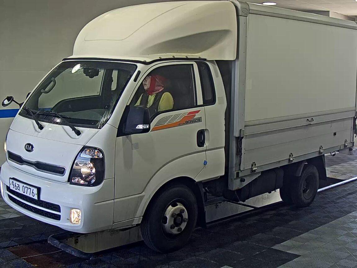 KIA BONGO III CARGO WING BODY 1.2 TON 2018 - zdjęcie 2