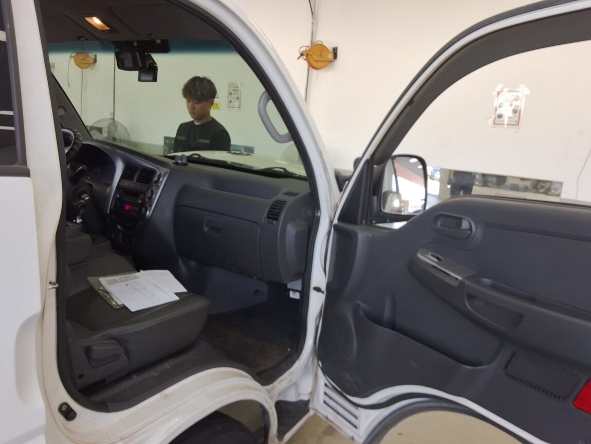KIA BONGO III CARGO FREEZER BOX TRUCK 1 TON KING CAB 2017 - zdjęcie 11