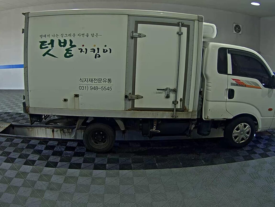 KIA BONGO III CARGO FREEZER BOX TRUCK 1 TON KING CAB 2017 - zdjęcie 4