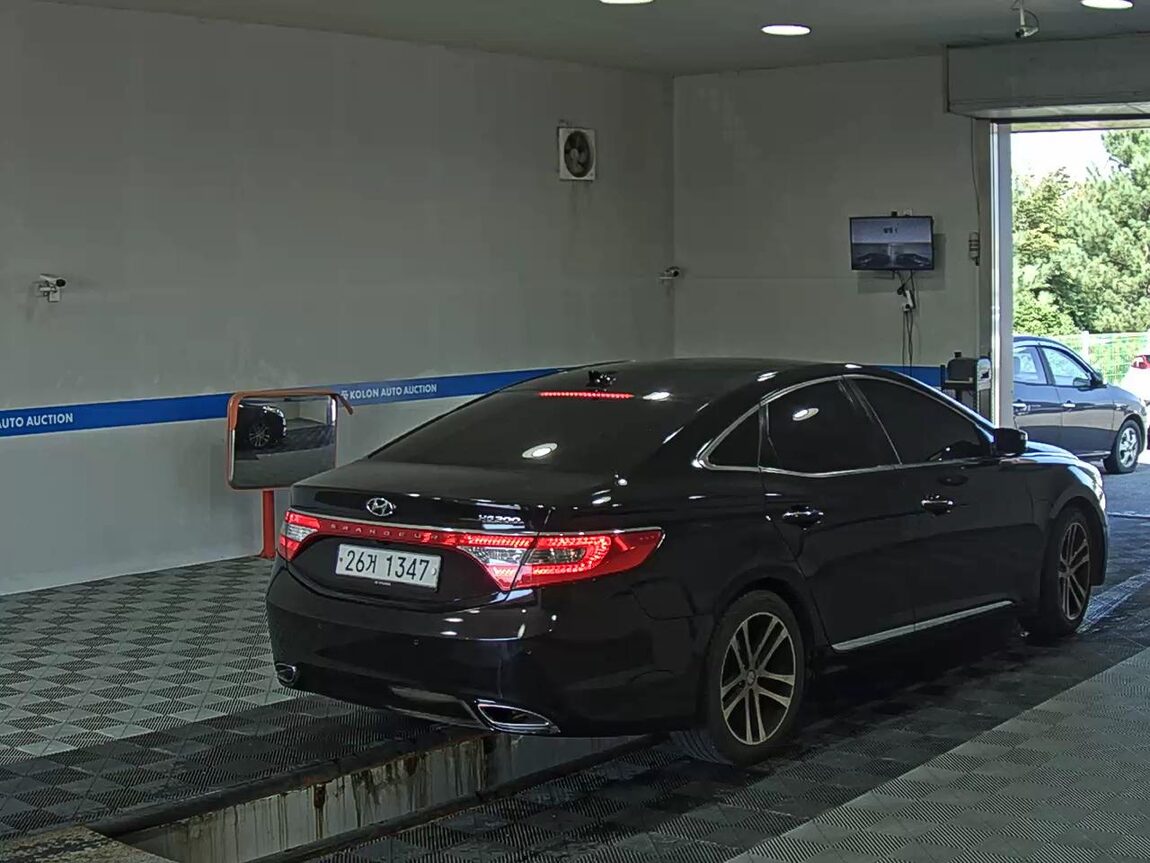HYUNDAI GRANDEUR HG HG 300 PRIME 2011 - zdjęcie 5