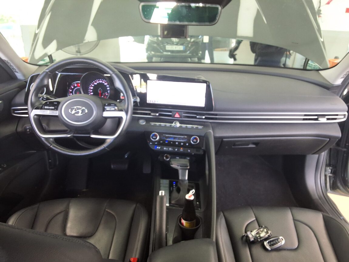 HYUNDAI AVANTE (CN7) 1.6 GASOLINE MODERN 2021 - zdjęcie 12
