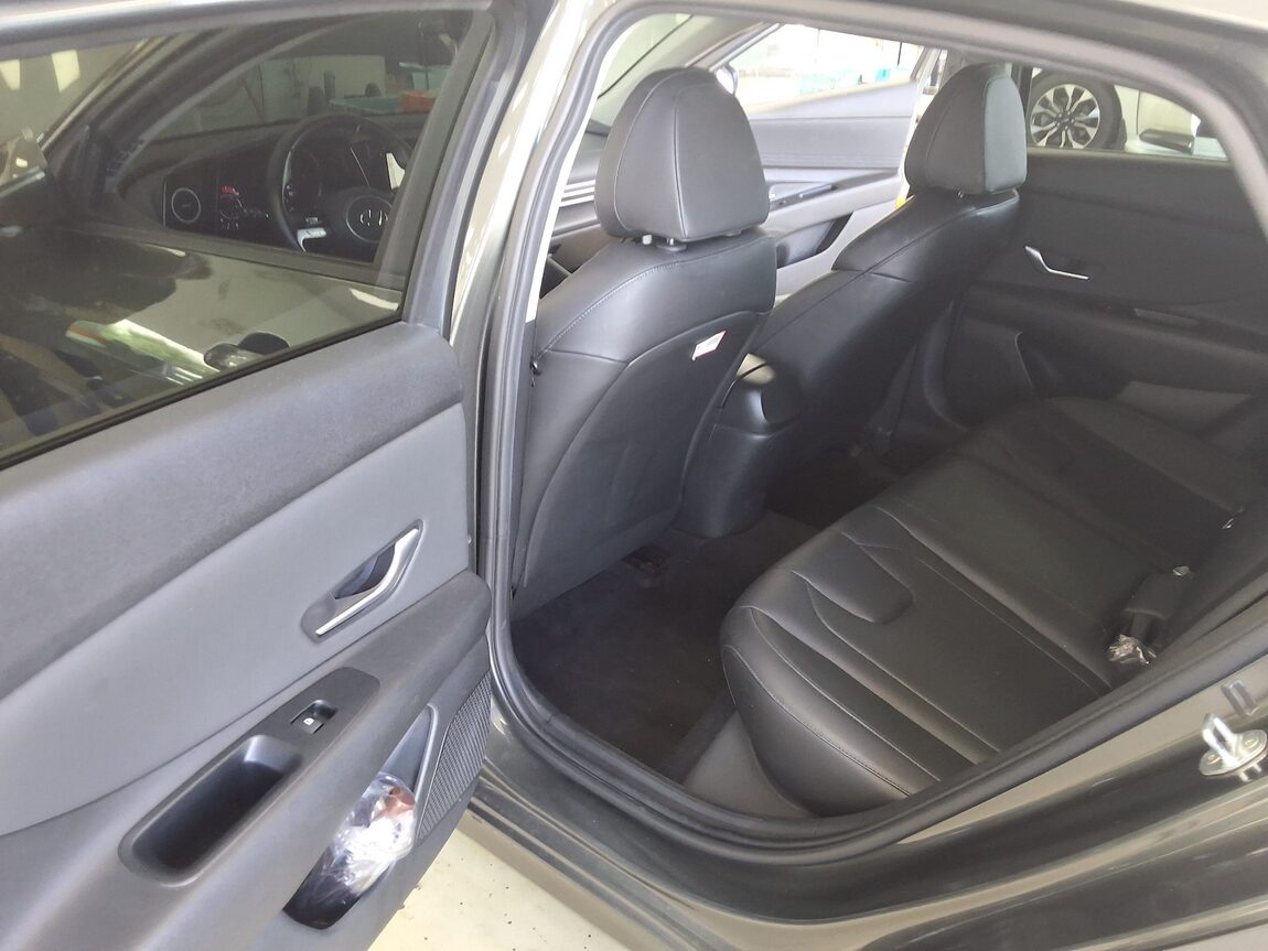 HYUNDAI AVANTE (CN7) 1.6 GASOLINE MODERN 2021 - zdjęcie 13