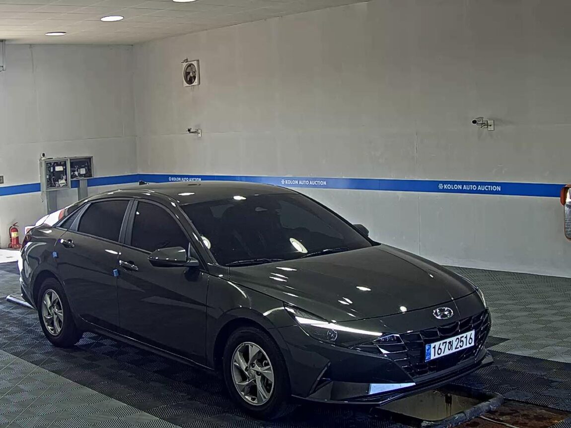 HYUNDAI AVANTE (CN7) 1.6 GASOLINE MODERN 2021 - zdjęcie 3