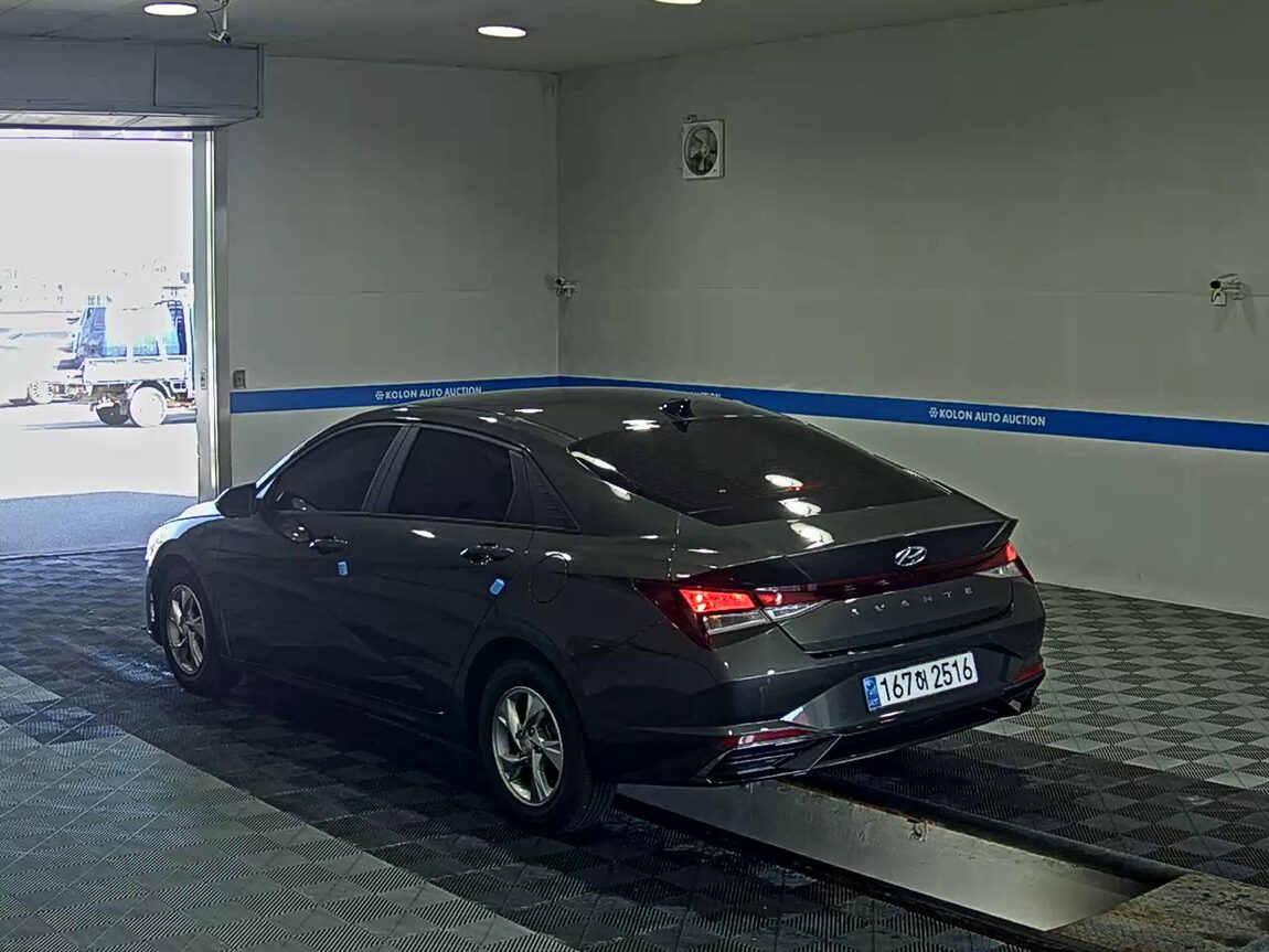 HYUNDAI AVANTE (CN7) 1.6 GASOLINE MODERN 2021 - zdjęcie 6
