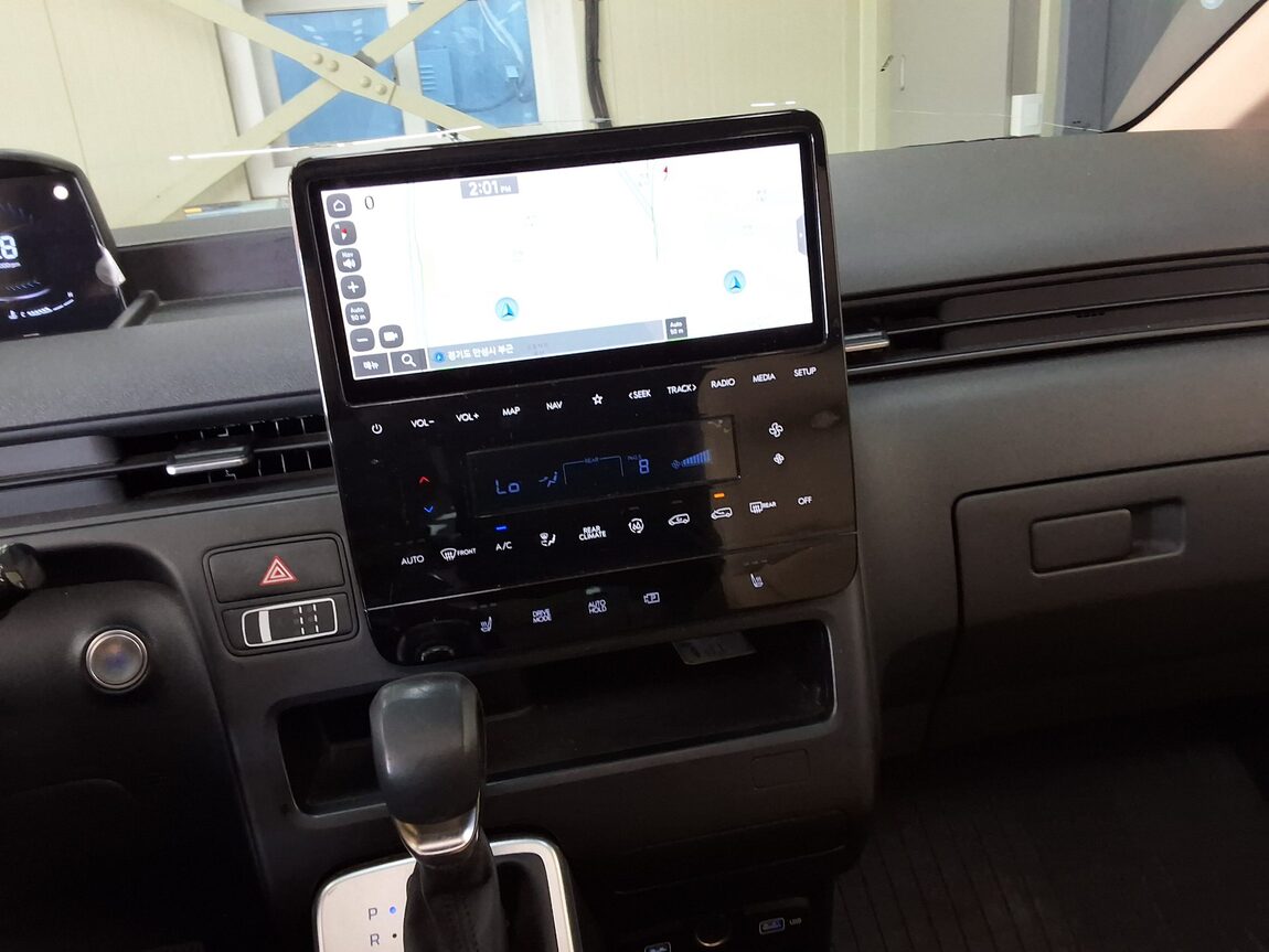 HYUNDAI STARIA 2.2 DIESEL TOURER 9-SEATER 2WD MODERN 2022 - zdjęcie 24