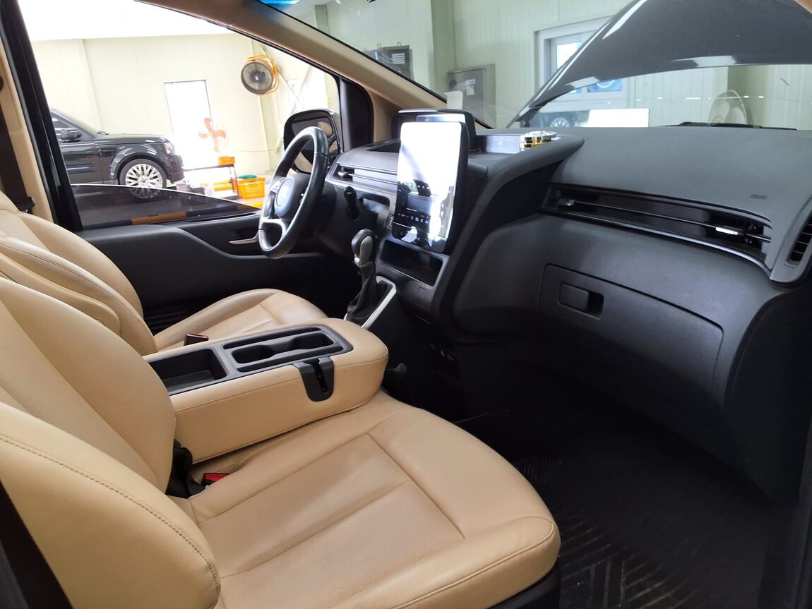 HYUNDAI STARIA 2.2 DIESEL TOURER 9-SEATER 2WD MODERN 2022 - zdjęcie 15