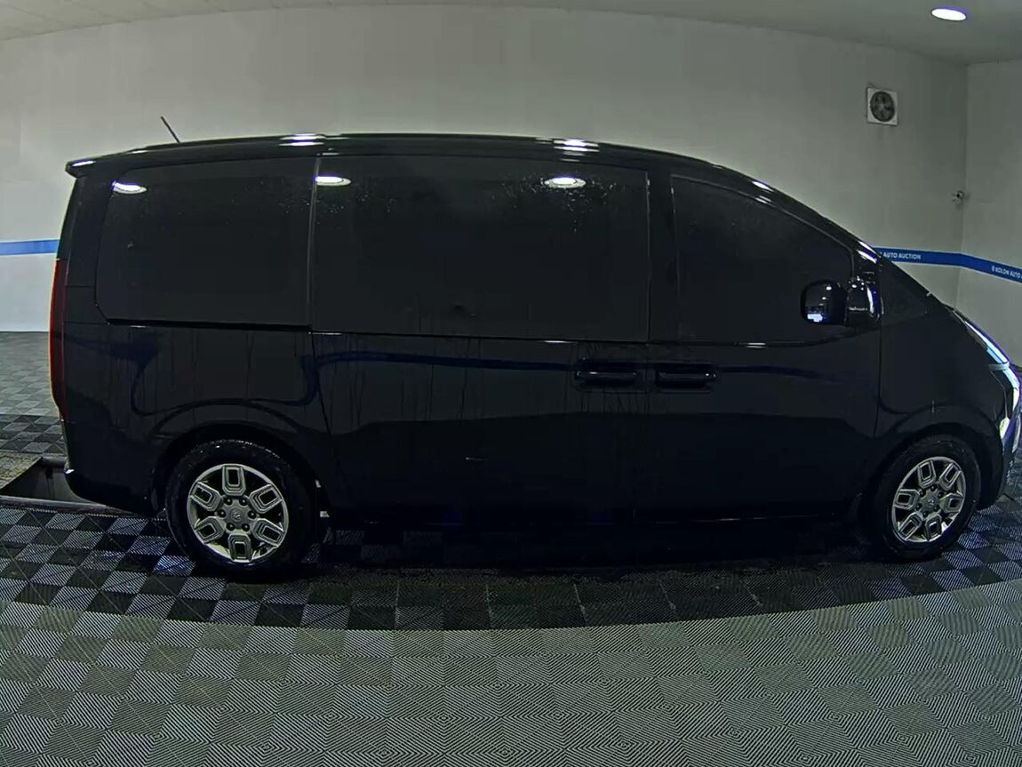 HYUNDAI STARIA 2.2 DIESEL TOURER 9-SEATER 2WD MODERN 2022 - zdjęcie 4