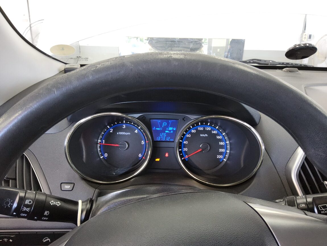 HYUNDAI TUCSON ix DIESEL R20 2WD X20 LUXURY 2012 - zdjęcie 9