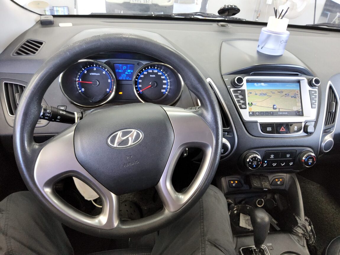HYUNDAI TUCSON ix DIESEL R20 2WD X20 LUXURY 2012 - zdjęcie 17