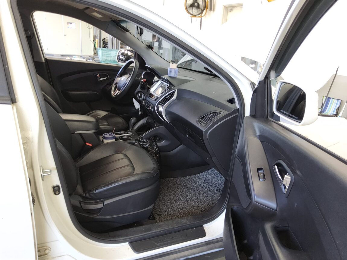 HYUNDAI TUCSON ix DIESEL R20 2WD X20 LUXURY 2012 - zdjęcie 14
