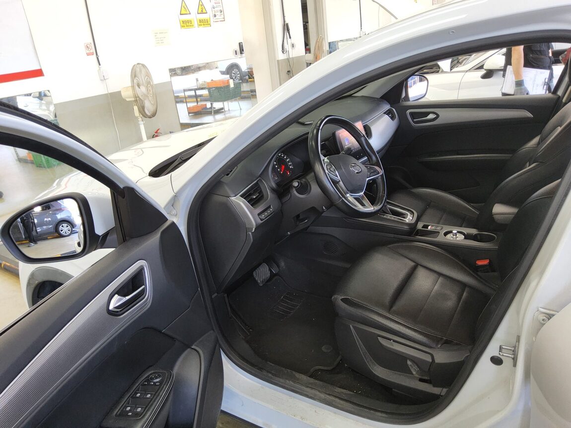 RENAULT (SAMSUNG) XM3 1.6 GTe RE 2023 - zdjęcie 10