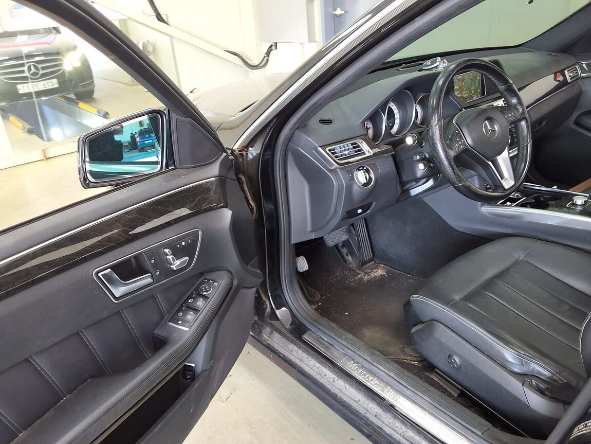 MERCEDES-BENZ E-CLASS (4TH GEN) E250 CDI 4MATIC 2014 - zdjęcie 11