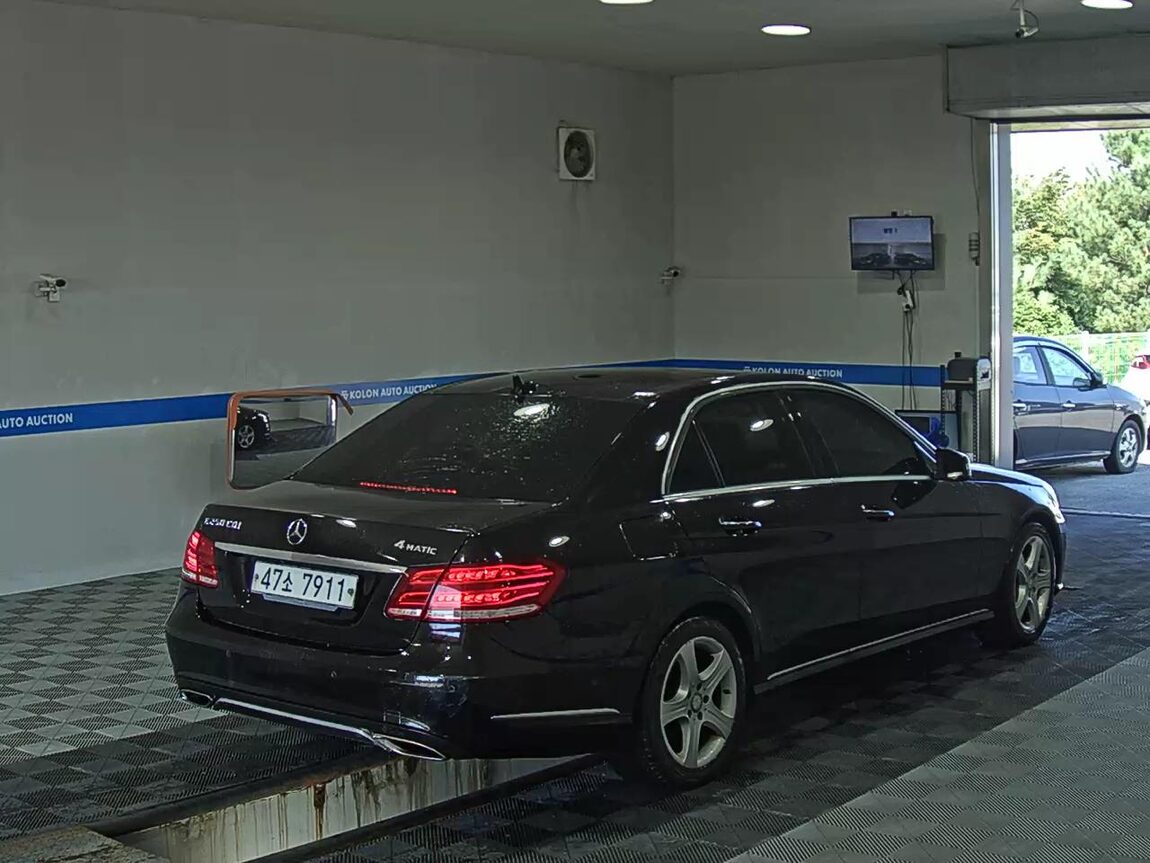 MERCEDES-BENZ E-CLASS (4TH GEN) E250 CDI 4MATIC 2014 - zdjęcie 5