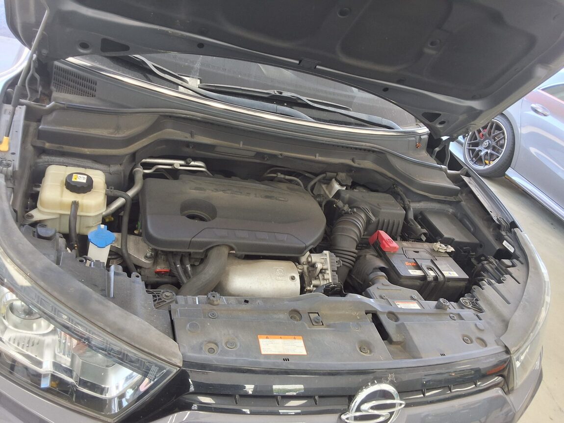 KG MOBILITY (SSANGYONG) TIVOLI ARMOUR 1.6 DIESEL TX 2018 - zdjęcie 19