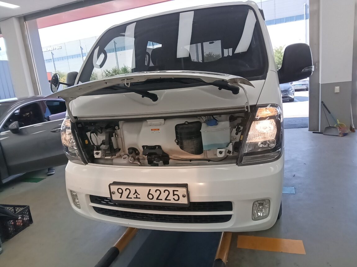 KIA THE NEW BONGO III CARGO 1 TON 4WD DOUBLE CAB LONG WHEELBASE GL 2022 - zdjęcie 19